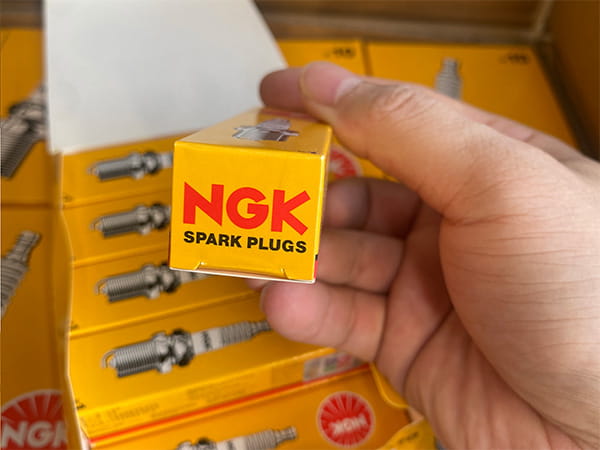 Кейс 2 (OEM): свечи зажигания, проверка упаковки